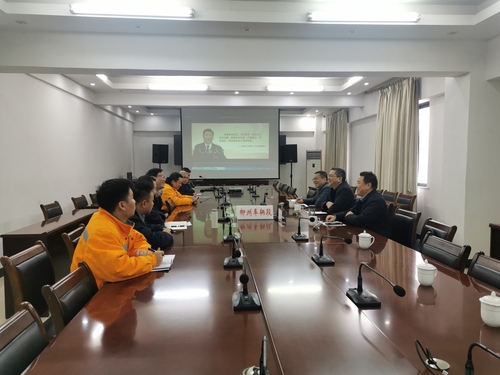彭永成一行与柳州车辆段领导座谈交流