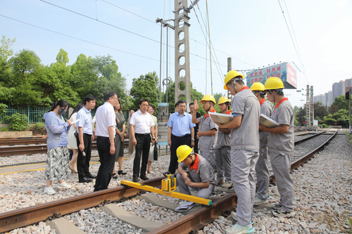 参观轨道实训基地