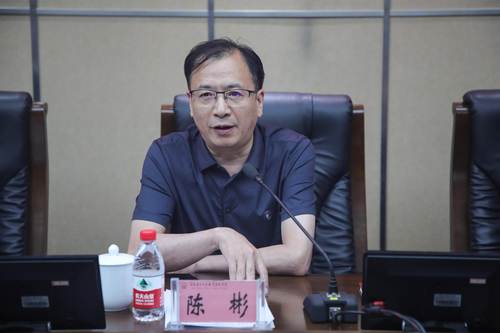 学校党委副书记、校长陈彬讲话特写