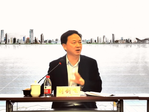 刘书记参加调研1