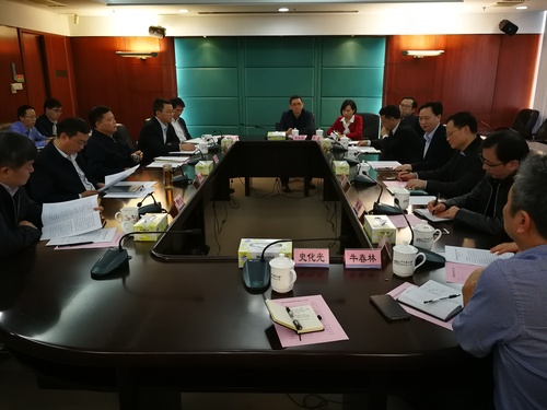 与中国铁路广州局集团有限公司党委书记、董事长武勇，总经理韦皓洽谈校企合作
