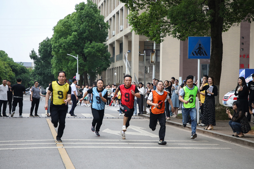 教师组起跑