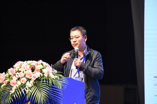 刘泳