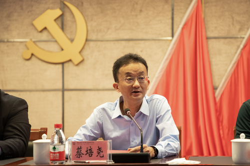广州局集团公司副总经理蔡培尧讲话特写