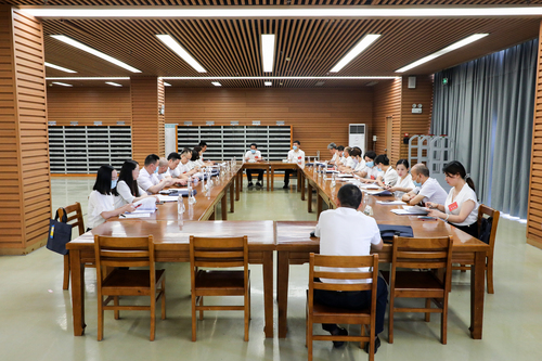 第一代表团会议全景